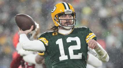 Packers Trade Proposal Flips Rodgers for 2 Top Draft Picks, Pro Bowl QB