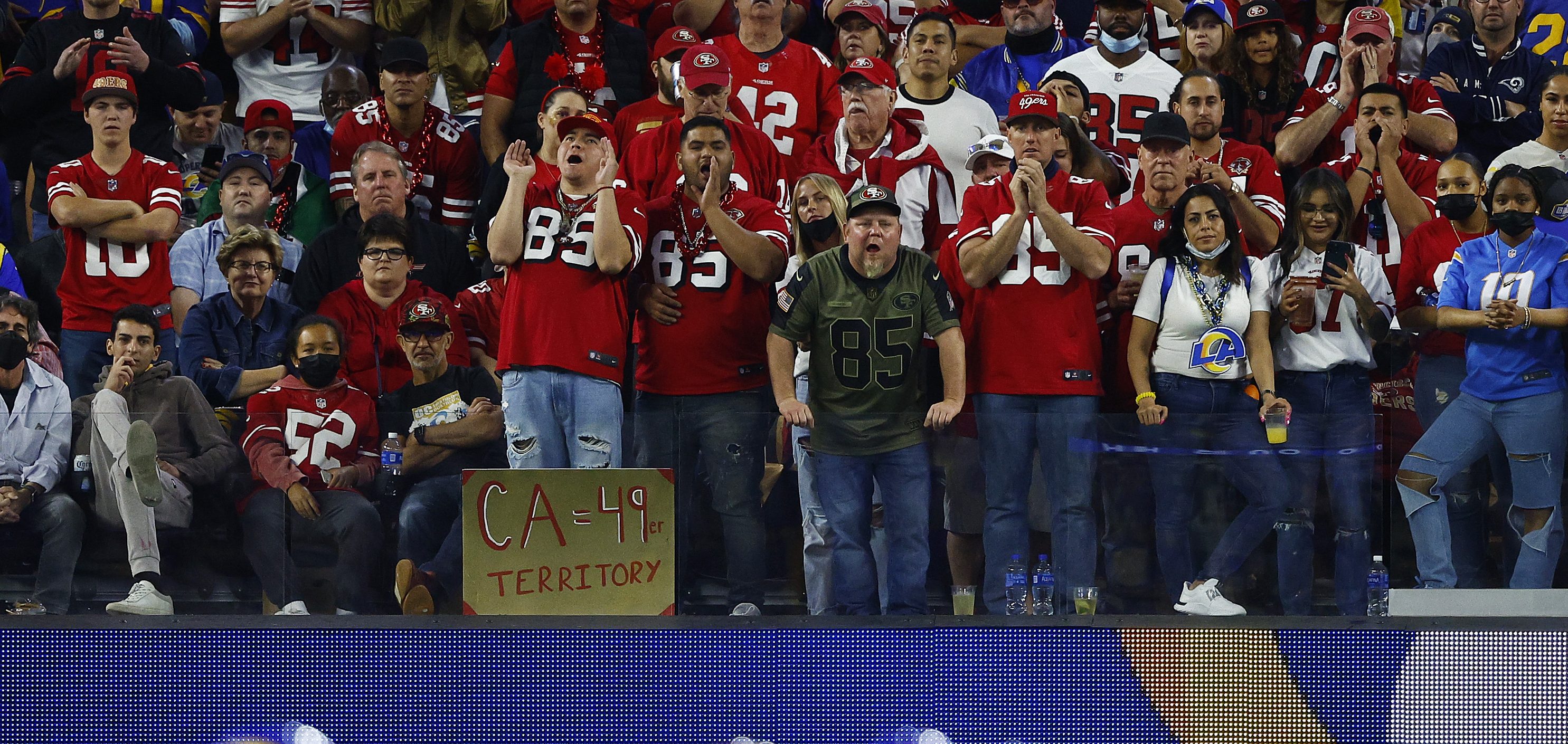 Tampa Bay or Dallas? Who 49ers fans should cheer for tonight and why