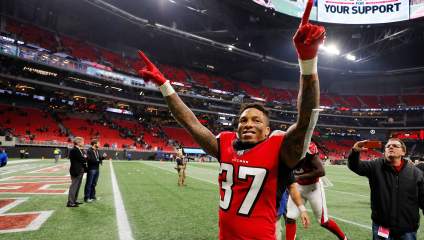 Ex-Falcons Starting Safety Announces Retirement
