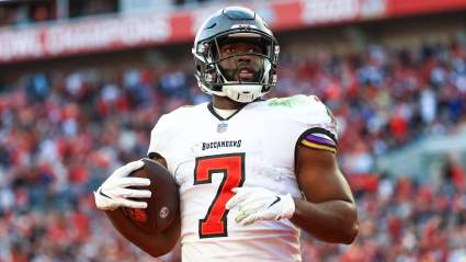 Patriots Host Super Bowl Champion RB for Free Agent Visit: Report