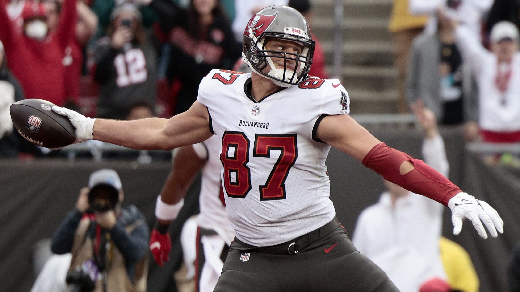 Rob Gronkowski says he will only play for Buccaneers if he decides