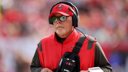 Buccaneers Considered ‘Logical’ Fit for 17-Year Veteran QB