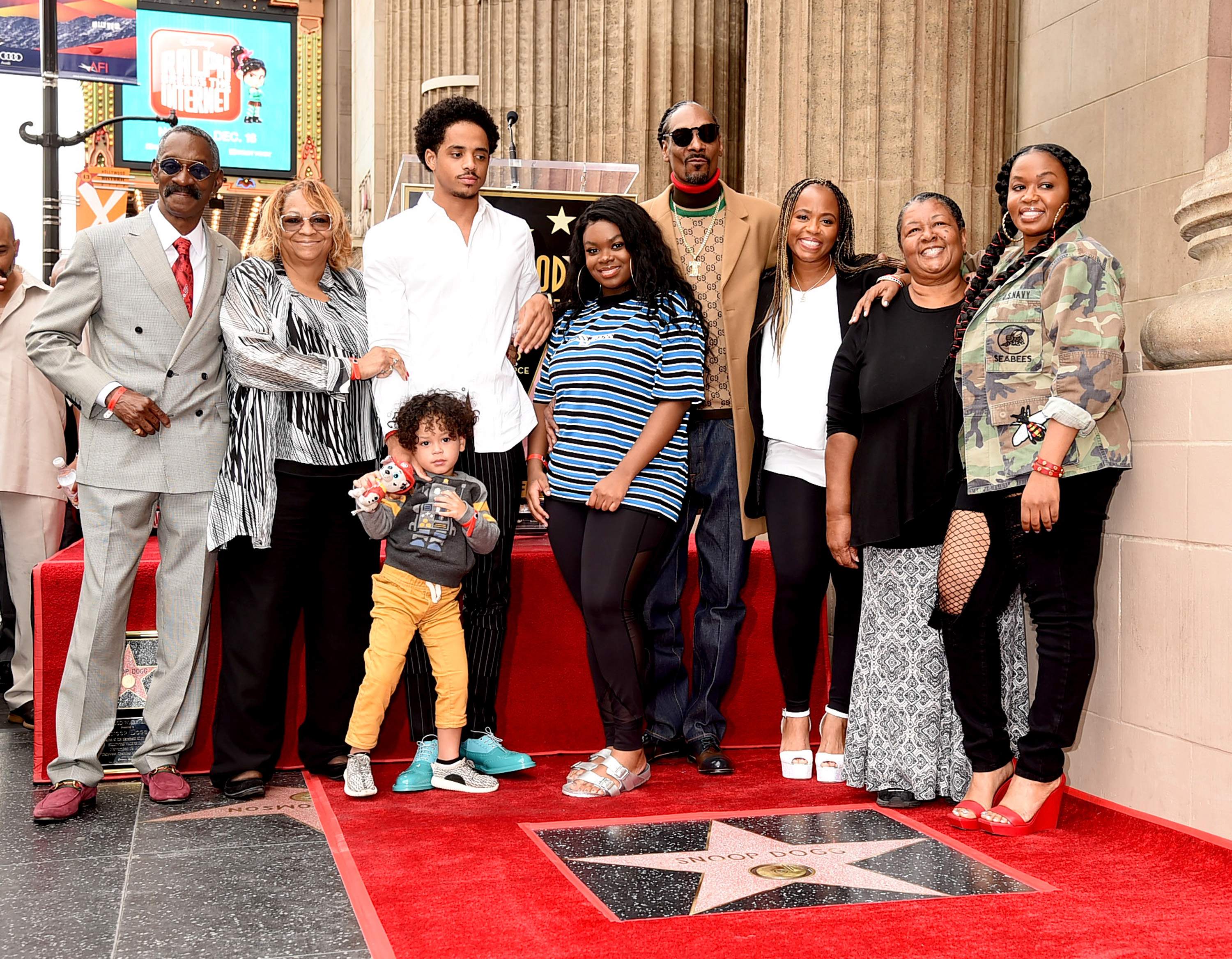 Snoop Dogg s Family How Many Kids He Has With Wife Shante Broadus Snoop Dogg s Family How Many Kids He Has With Wife Shante Broadus