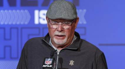 Buccaneers Encouraged to Sign Retired Quarterback