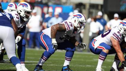 Giants Sign 2 Key AFC Starters to Bolster Offensive Line: Report