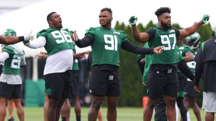 Jets Hand Canadian Native Rare Second Contract: Report