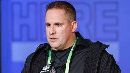 Raiders Surprisingly Letting Team Captain Walk in Free Agency: Report