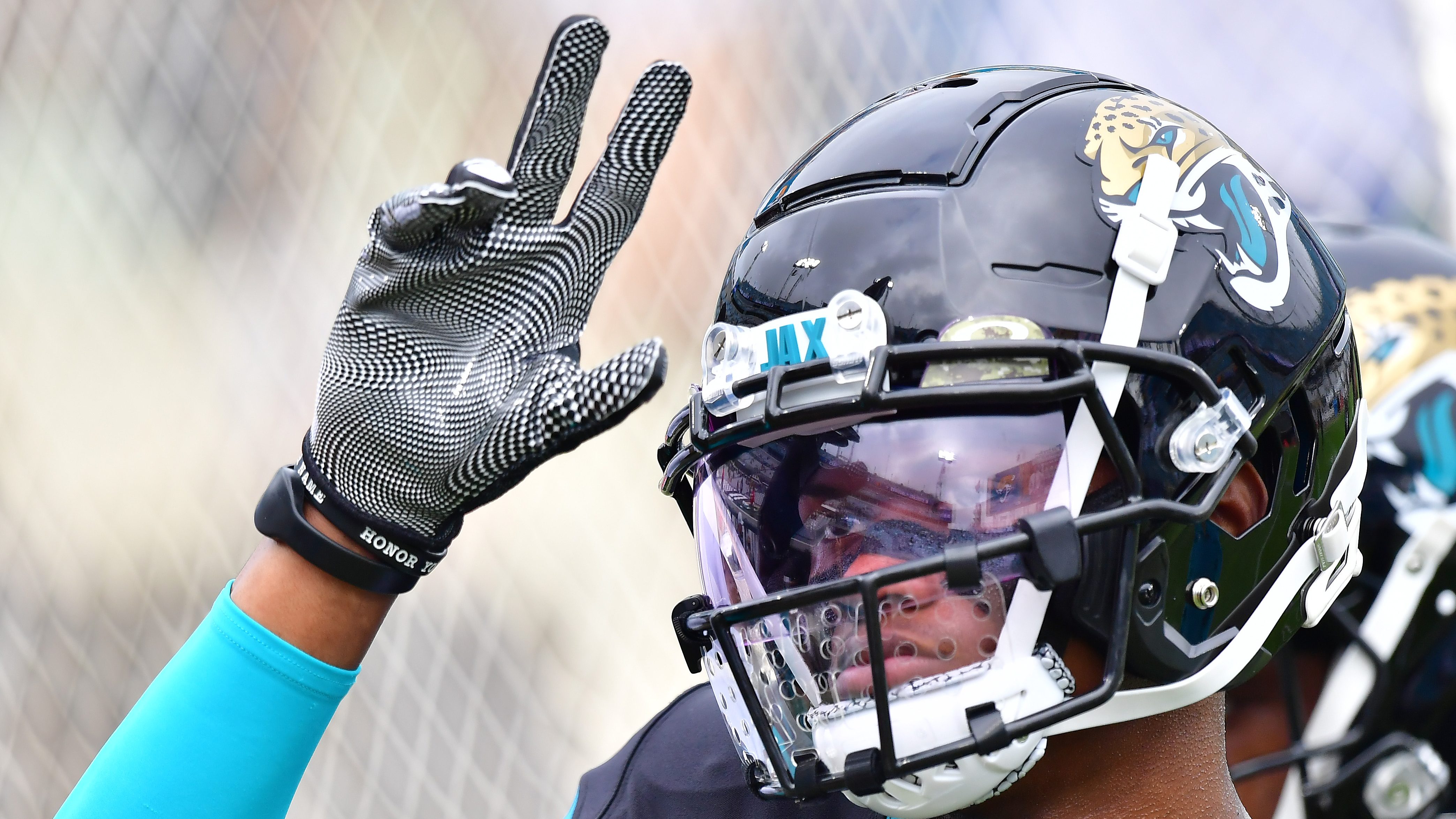 Jaguars fans call out NFL Shop for picture of DJ Chark