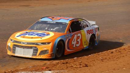 Erik Jones & Ty Dillon Reveal Partners for Bristol Dirt Race