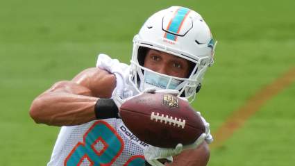 Raiders Signing Massive Former Eagles, Dolphins WR to Contract