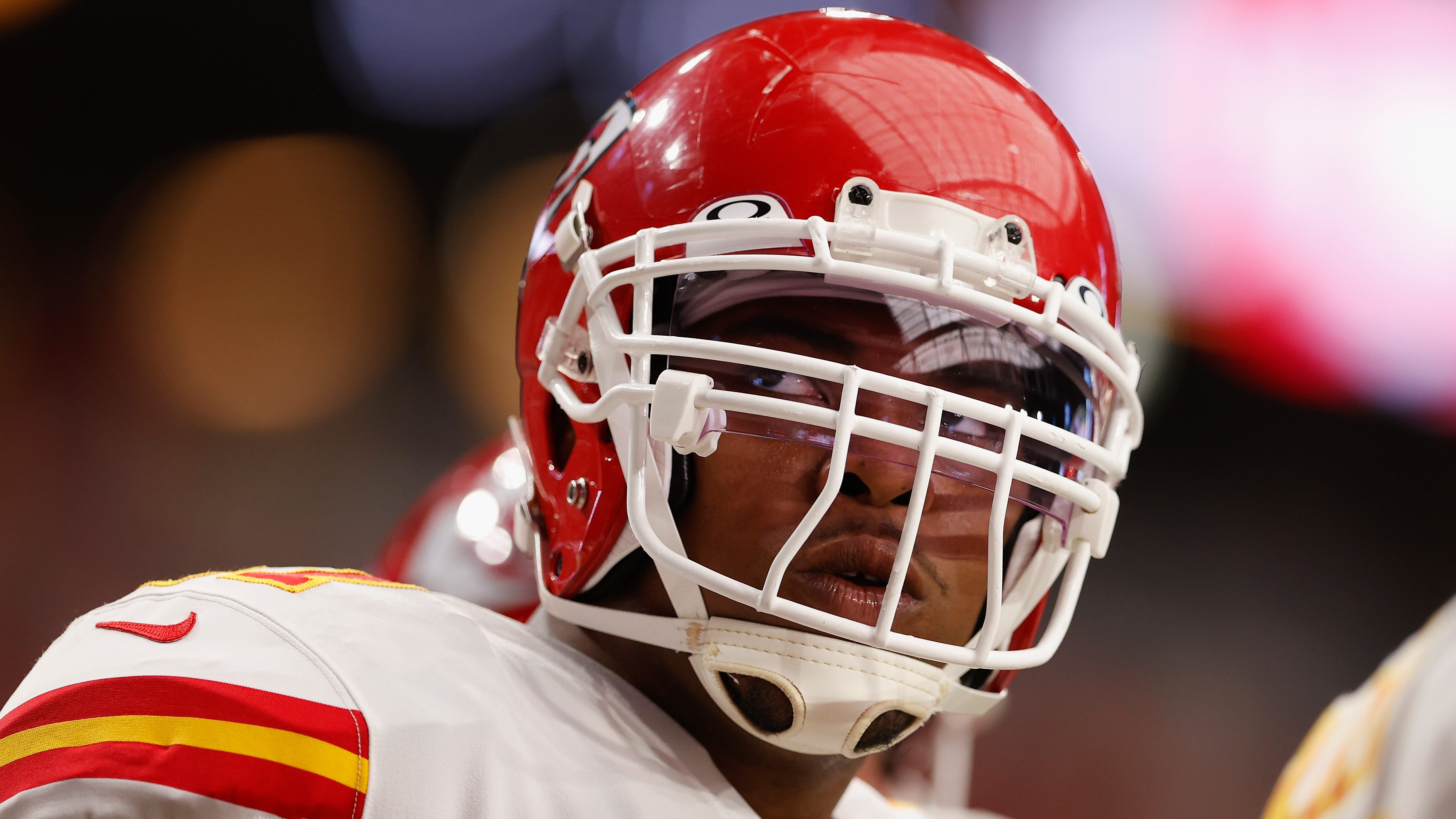 Reports: Chiefs won't franchise tag Brown Jr.