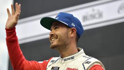 Kyle Larson Brings Back Fan-Favorite Scheme at Phoenix