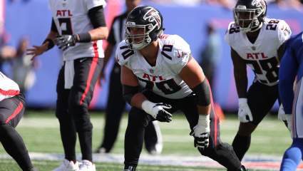 Falcons Agree to Extension With Pro Bowl LT: Report
