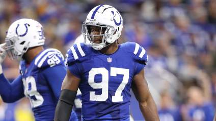 Bears Ink Khalil Mack Replacement to 2-Year Deal: Report