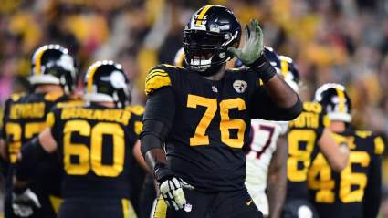 Steelers Re-Sign Starting Offensive Tackle to 3-Year Contract