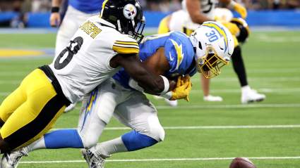 Steelers Re-Sign Former Raiders First-Round Pick