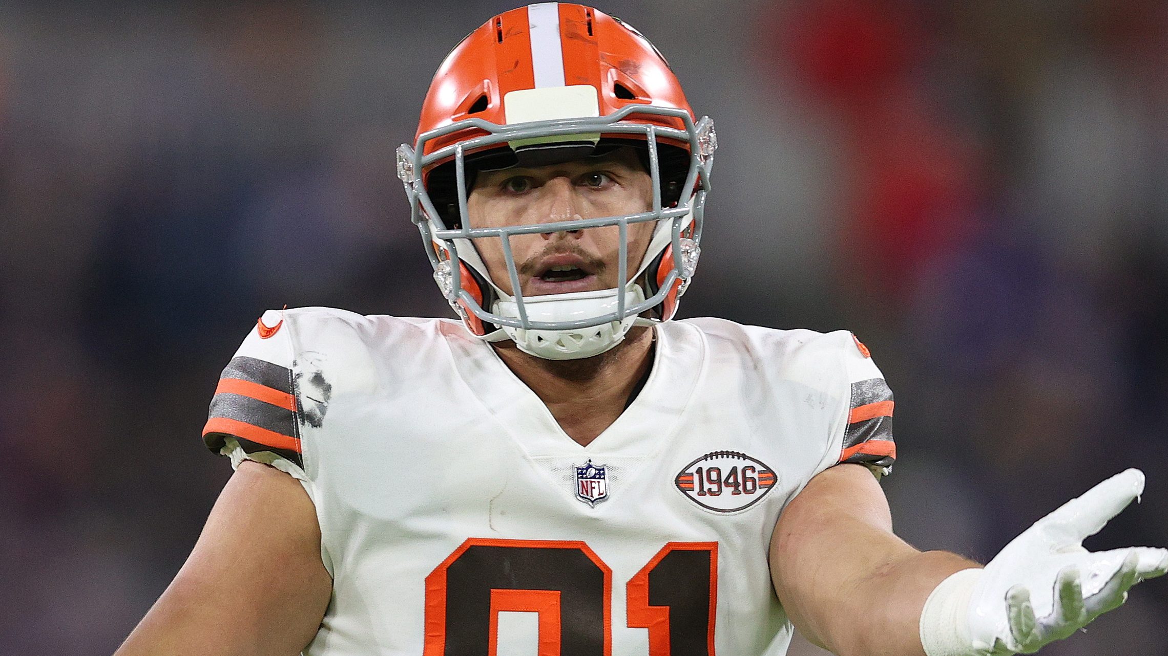 Cleveland Browns tight end Austin Hooper returns to practice