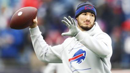 Steelers Agree to Terms with Former 2nd-Overall Quarterback