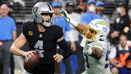 Raiders’ Davante Adams Delivers Strong Statement on Derek Carr