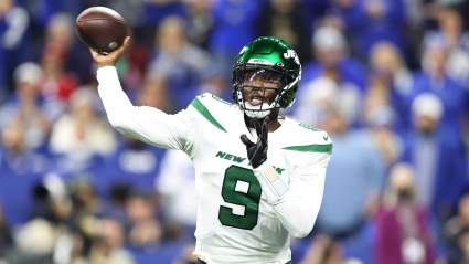 Broncos Sign 14-Year Veteran QB: Report