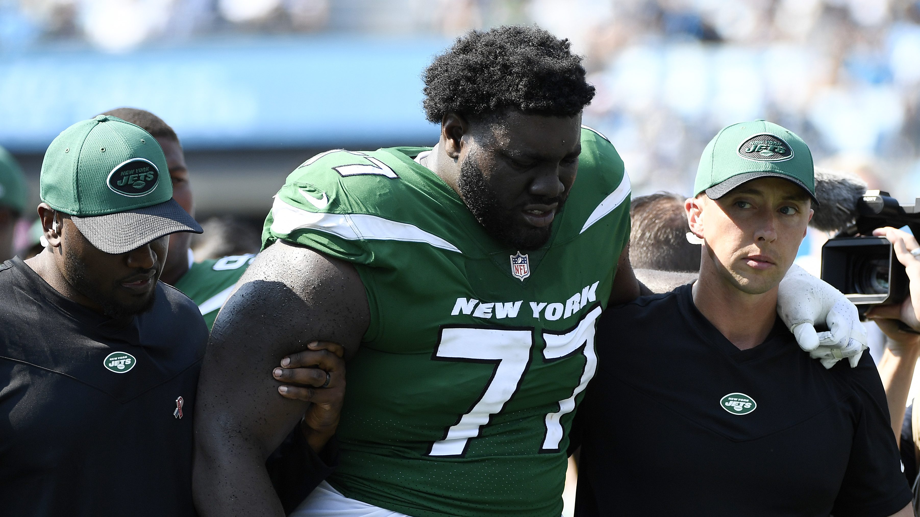 New York Jets 2022 offseason: Should Joe Douglas trade Mekhi Becton?