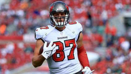 Rob Gronkowki’s Agent Reveals Bucs Contract Status