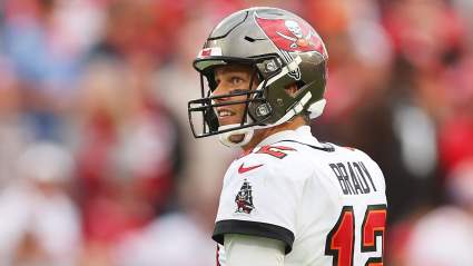 Bucs’ Tom Brady Gets Trolled by Hall of Fame Quarterback