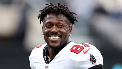 Antonio Brown Sends Bold Message to Jerry Jones, Cowboys Before Free Agency