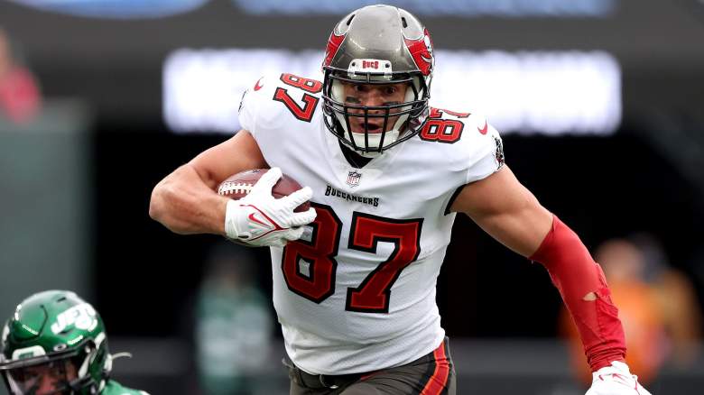 Free Agency Update: Tight end Rob Gronkowski re-signs with Tampa Bay  Buccaneers