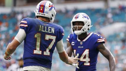 Bills QB Josh Allen’s 1-Word Response to Stefon Diggs’ Massive Extension