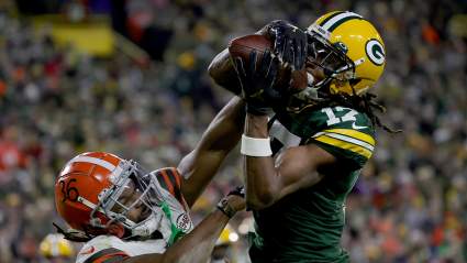 Derek Carr Sounds off on What It’s Like to Throw to Davante Adams Again