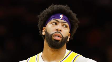 Blockbuster Three-Team Trade Proposal Would Land Anthony Davis in Chicago