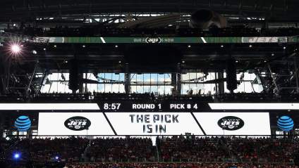 Jets Trade Talks Ahead of Draft ‘Just Starting to Heat Up’