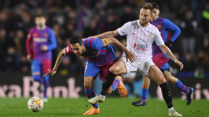 Ivan Rakitic Gives Fans Surprise Gift on Barcelona Return [WATCH]