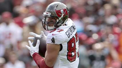 Bucs Insider Forecasts Chances of Rob Gronkowski’s Return