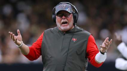 Ex-Bucs Starter Signs Deal With Saints in Comeback Attempt: Report