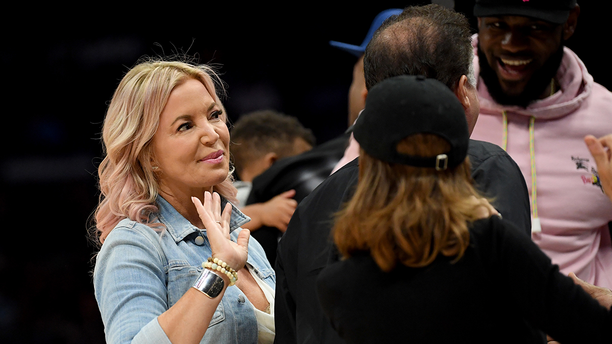 Jeanie Buss on X: Friends sitting in floor seats at the #Lakers game. But  take a closer look.Queenie Photo bomber appears. #LakersFans   / X