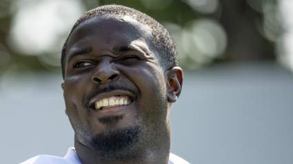 Former Patriots RB Signs With Dolphins