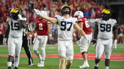 ‘Doing Everything the Right Way:’ Aidan Hutchinson Praised by Veteran