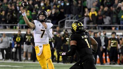 Raiders Sign Longtime Cal Starting Quarterback
