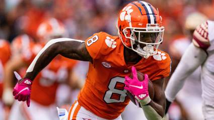 Chiefs WR Justyn Ross Makes Incredible 1-Handed Catch at OTAs [WATCH]