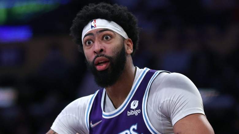 Anthony Davis of the Los Angeles Lakers involved in proposed trade to Boston Celtics.