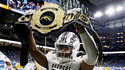 Eagles Sign Underrated  ‘Ghost Rusher’ from Western Michigan