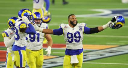 Rams Twitter Starts Morning With Trolling of Christmas Opponent
