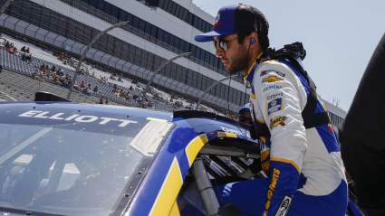 2 Former Champions Start From the Rear After Practice Incidents