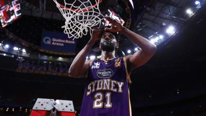 Ex-Warriors Sharpshooter, NBA Champ Goes Full-on Heroic in Aussie Clincher
