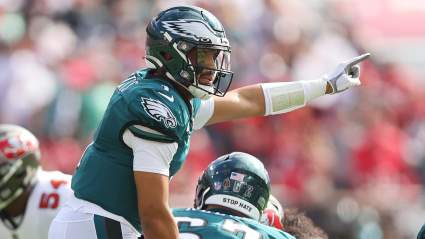 Eagles QB Jalen Hurts Sends Strong Message, Honors Fan-Favorite Legend