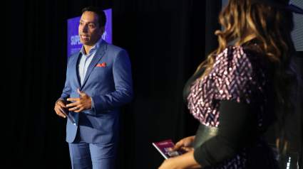 2 Billionaires Leading a Group to Buy Broncos: Report