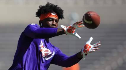 Chiefs Sign Former ACC Receiving Leader & 4-Star Recruit