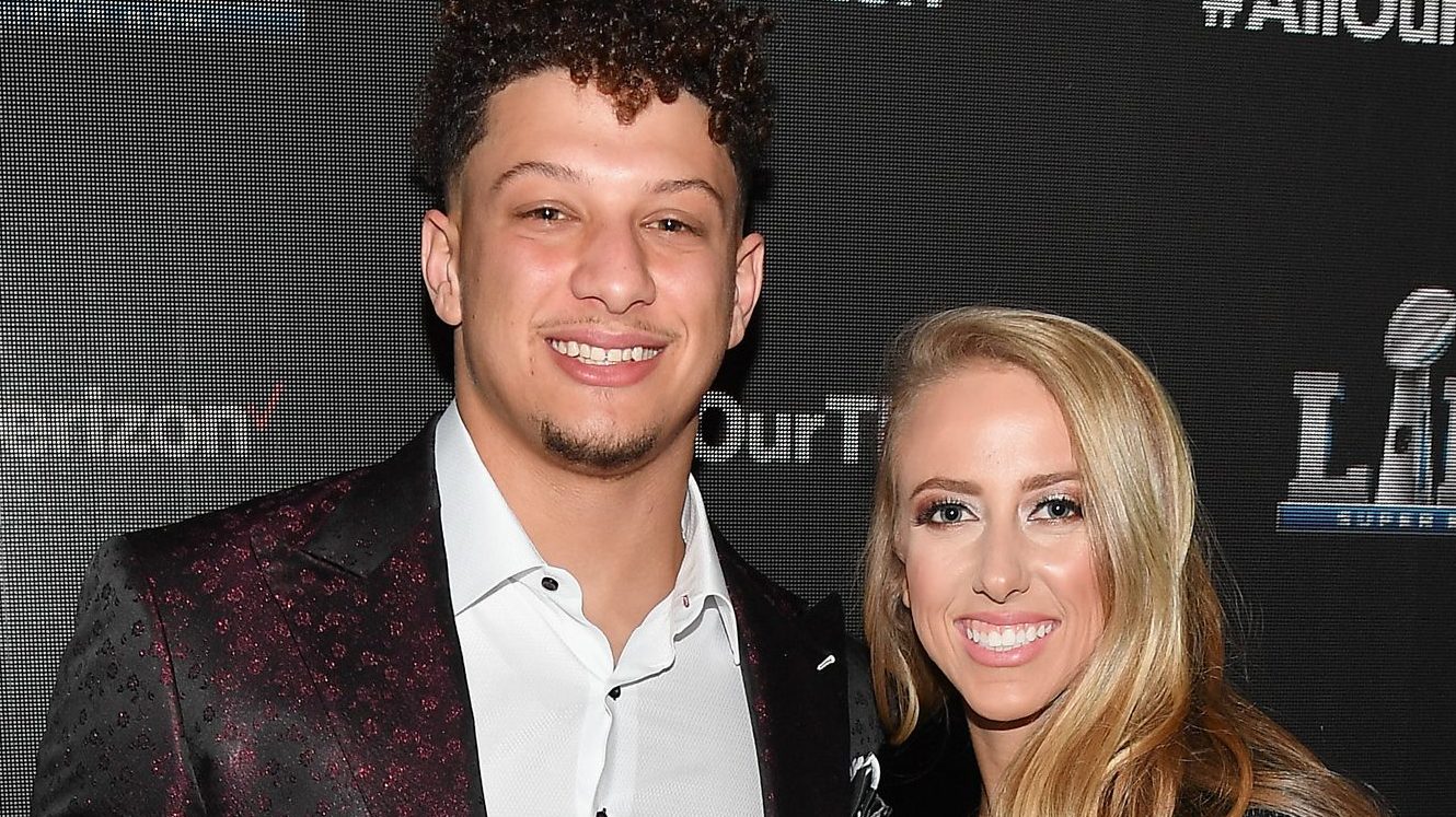 Patrick Mahomes Jumps into Pool After He & Brittany Matthews